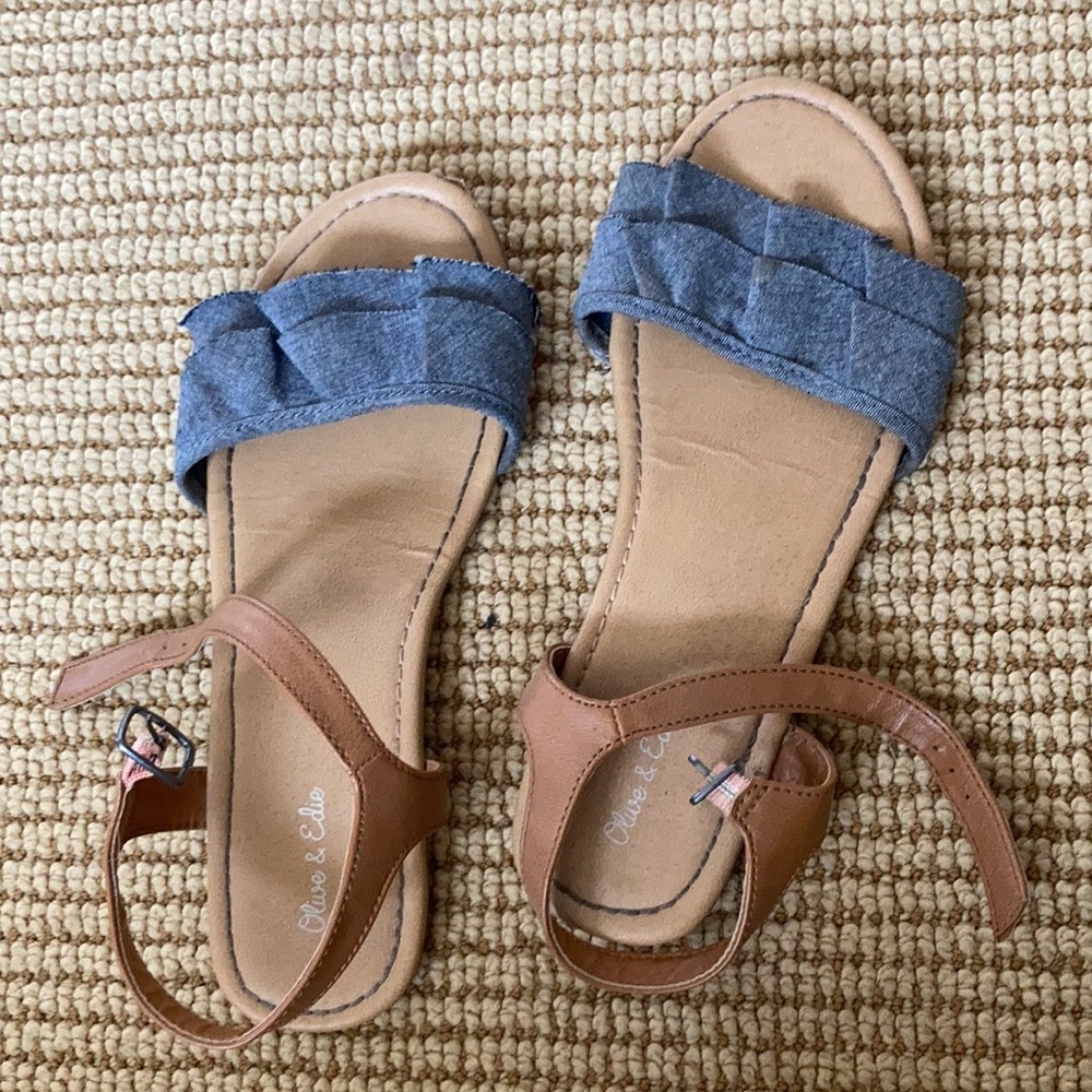 Girls sandals